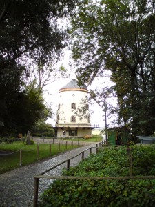 Die Gohliser Mühle an der Elbe